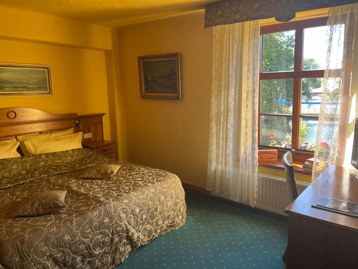 Gosciniec Zamkowy Hotel Darlowo Ngoại thất bức ảnh