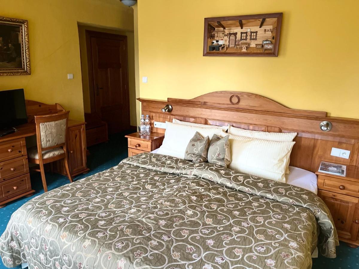 Gosciniec Zamkowy Hotel Darlowo Ngoại thất bức ảnh