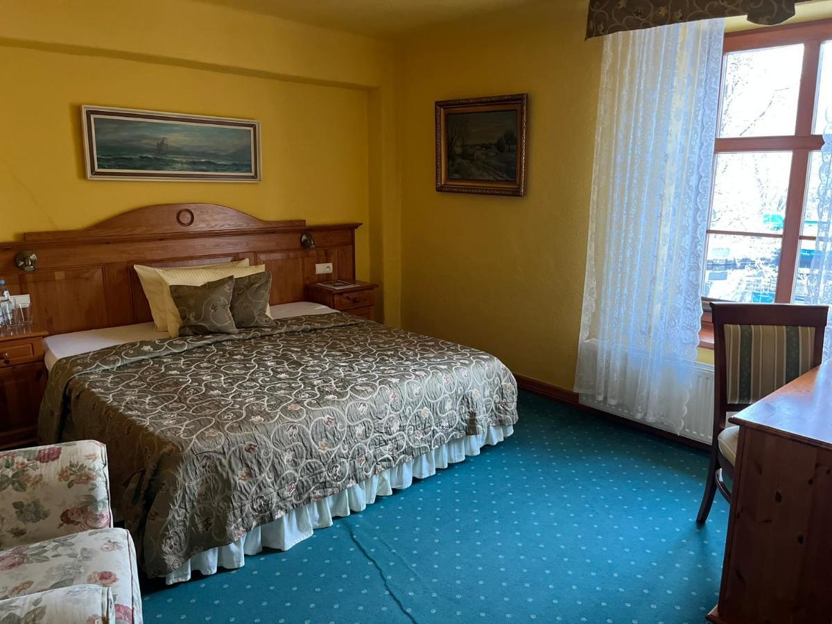 Gosciniec Zamkowy Hotel Darlowo Ngoại thất bức ảnh