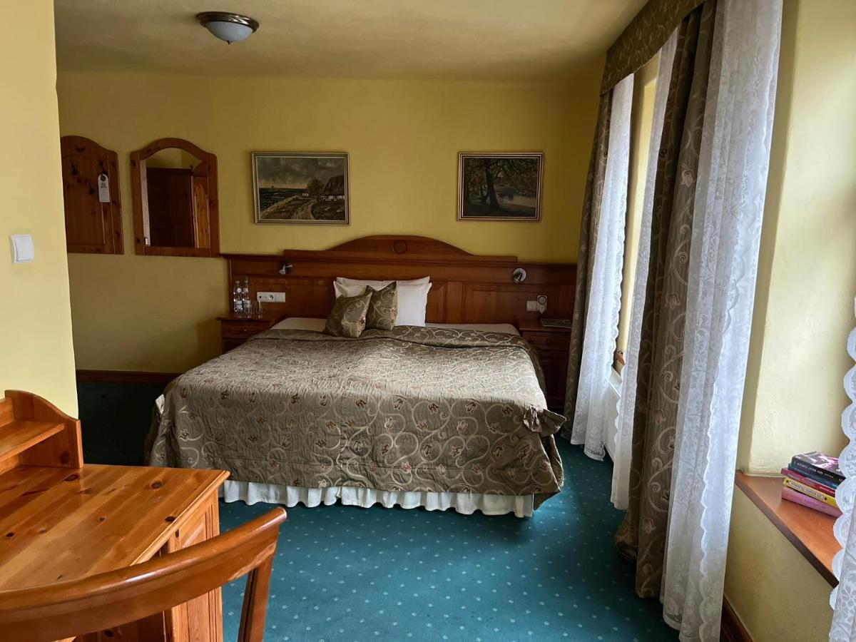 Gosciniec Zamkowy Hotel Darlowo Ngoại thất bức ảnh