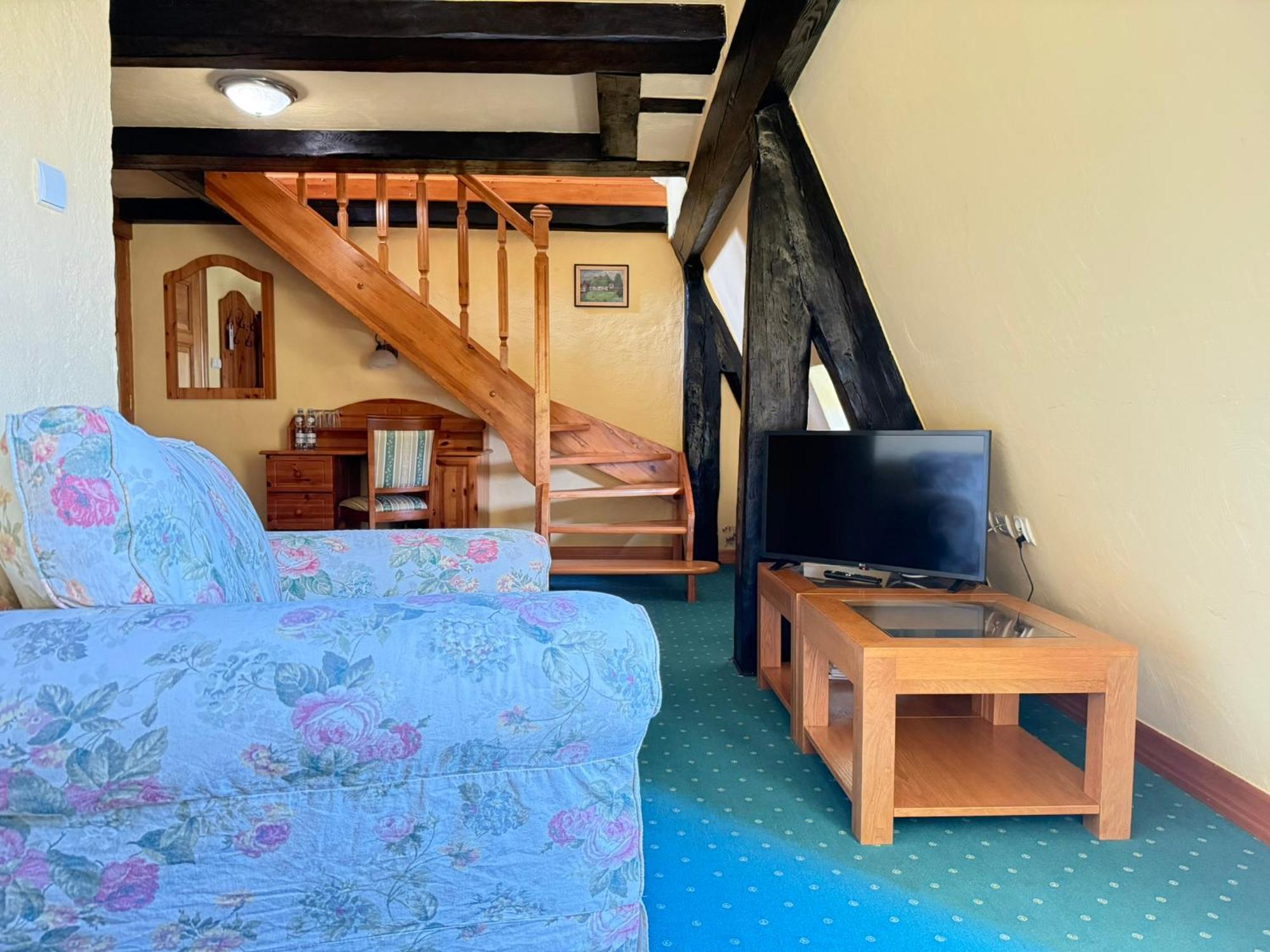 Gosciniec Zamkowy Hotel Darlowo Ngoại thất bức ảnh